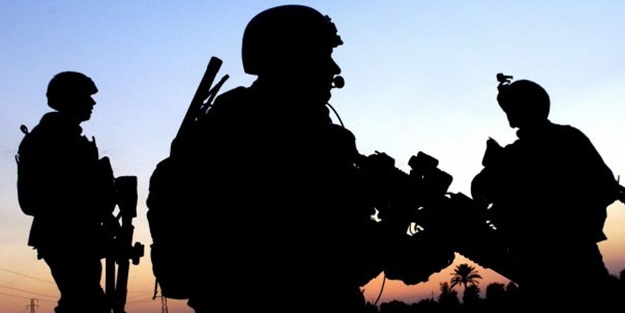 Teröristlerden askeri üsse hain saldırı