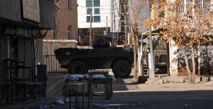 Teröristlerin hazırladığı bomba düzenekleri imha ediliyor