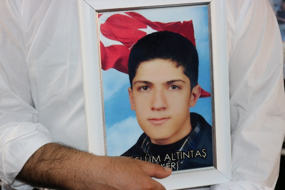 Teröristlerin kaçırdığı er, HDP binasına getirildikten sonra Lice kırsalına götürülmüş 