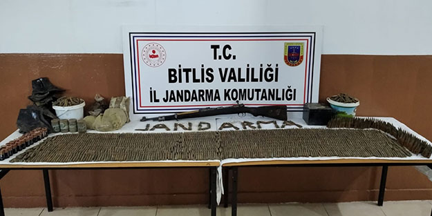 Teröristlerin mühimmatları ele geçirildi