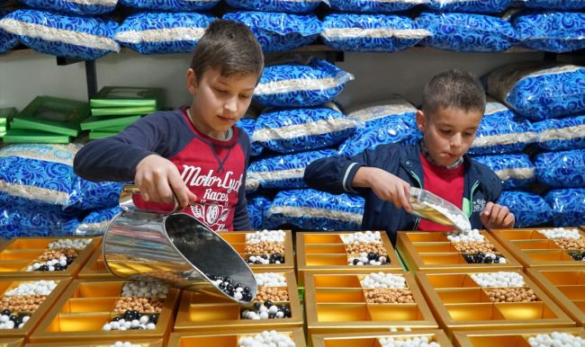 Terörle mücadele eden güvenlik güçlerine leblebi gönderecekler