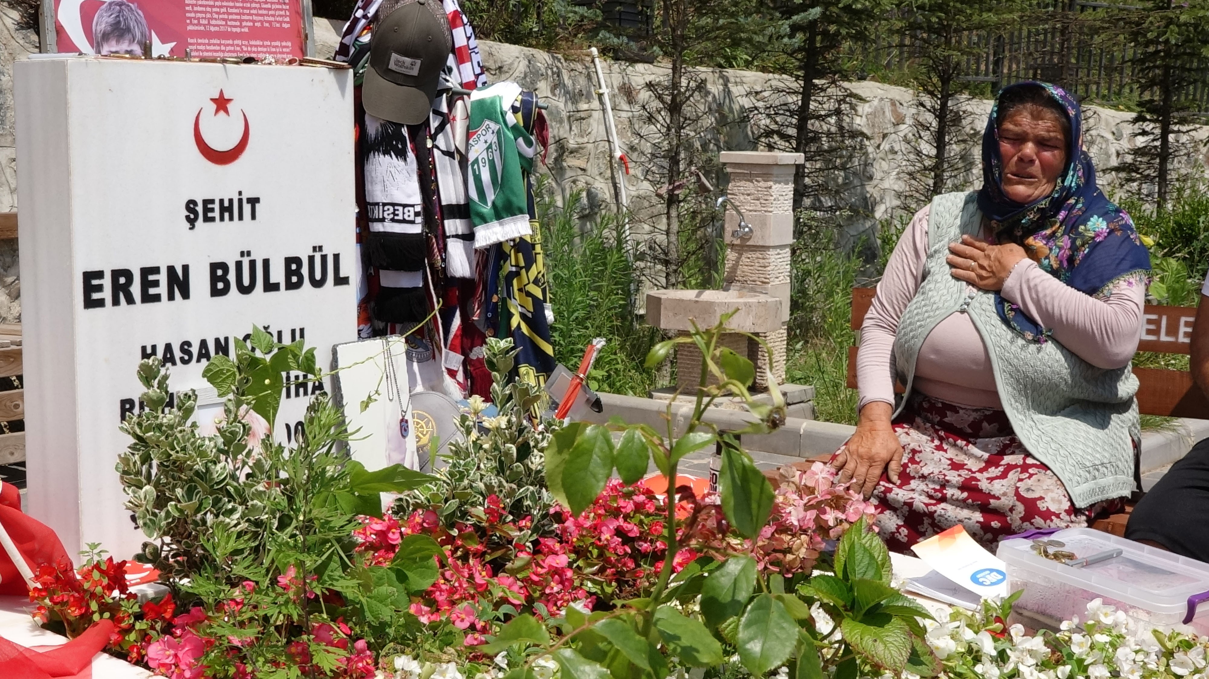Terörsüz Türkiye’yi çakma milliyetçiler değil, bedel ödeyen anneler anlar! Şehit Eren Bülbül’ün annesinden Diyarbakır’a anlamlı mesajı