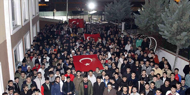 Terörü lanetlediler