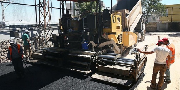 Terörün yıktığı 269 kilometre yolu devlet yeniden yaptı