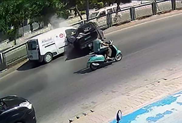 Ters şeride giren motosiklet sürücüsünün feci ölümü