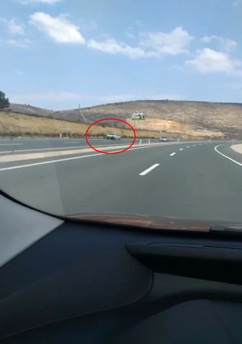 Ters yönden giden otomobil trafiği tehlikeye attı 