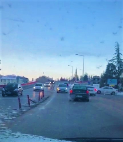 Ters yöne girdi trafiği felç etti 