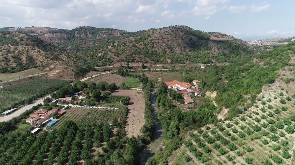 Tersine akıyor 