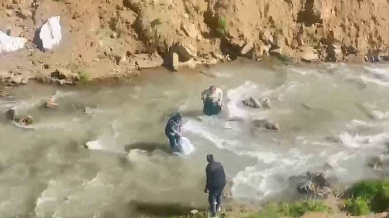 Tesadüfen bulundu! Soğuk suda 3 saat kurtarılmayı bekledi