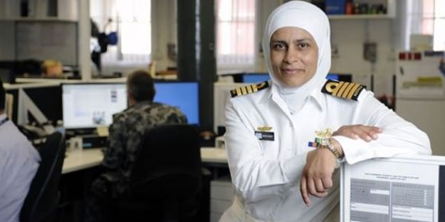 Tesettürlü albaya yılın kadını ödülü