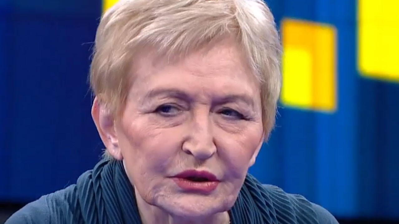 Tesettürlü kadınları "playboy" fahişelerine benzeten Pınar Kür de öldü! İyi bilmezdik…