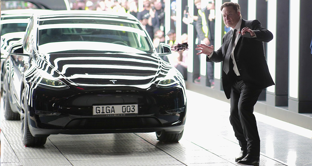 Tesla, 120 binden fazla aracını geri çağırıyor!