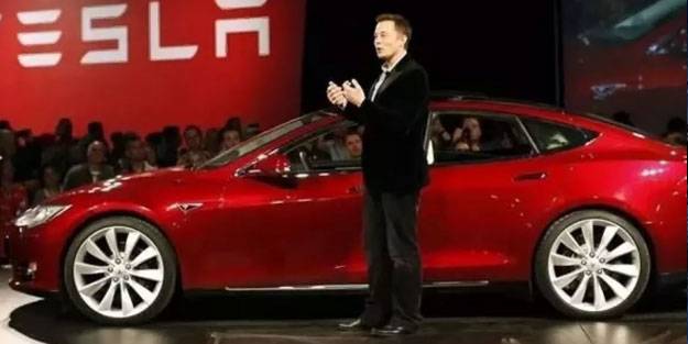 Tesla 200 bin aracını geri çağırdı