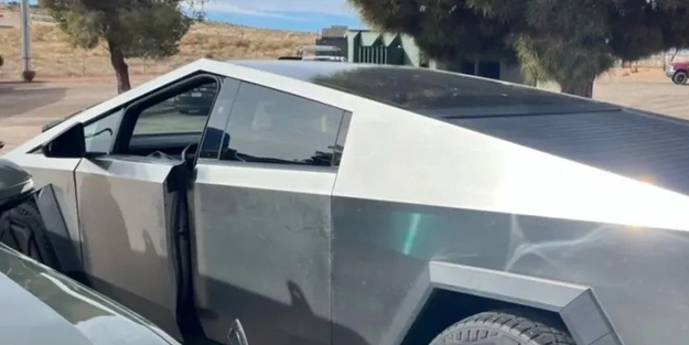 Tesla Cybertruck: Hatta şu anda satışta! O modeli işte böyle utandırdı! Çok önemli açıklamalar! Ödülleri hak ediyor