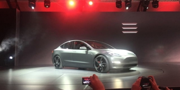 Tesla Model 3 Performance nasıl olacak?
