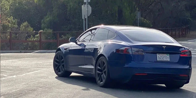 Tesla Model S'in yeni tasarımı yollara çıktı