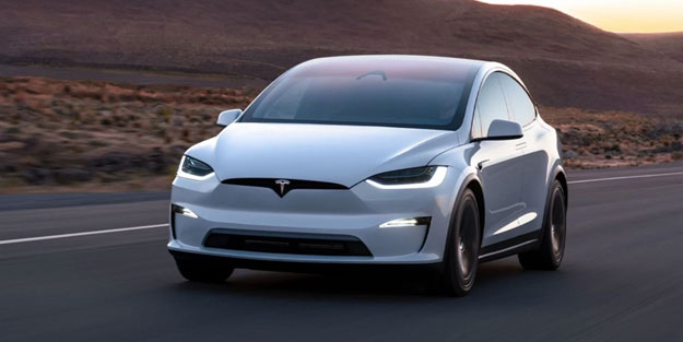 Tesla sahipleri benzinli otomobillere geçiyor