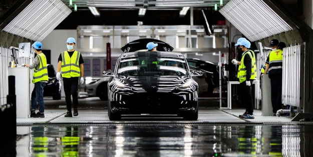 Tesla tahtından oldu! Çinli dev toz yutturdu