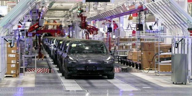 Tesla tek bir fabrikada her 30 saniyede bir Model Y üretiyor