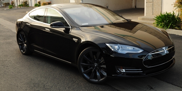 Tesla yeni geliştirdiği sistemi duyurdu