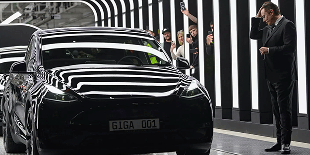 Tesla'ya ırkçılık davası