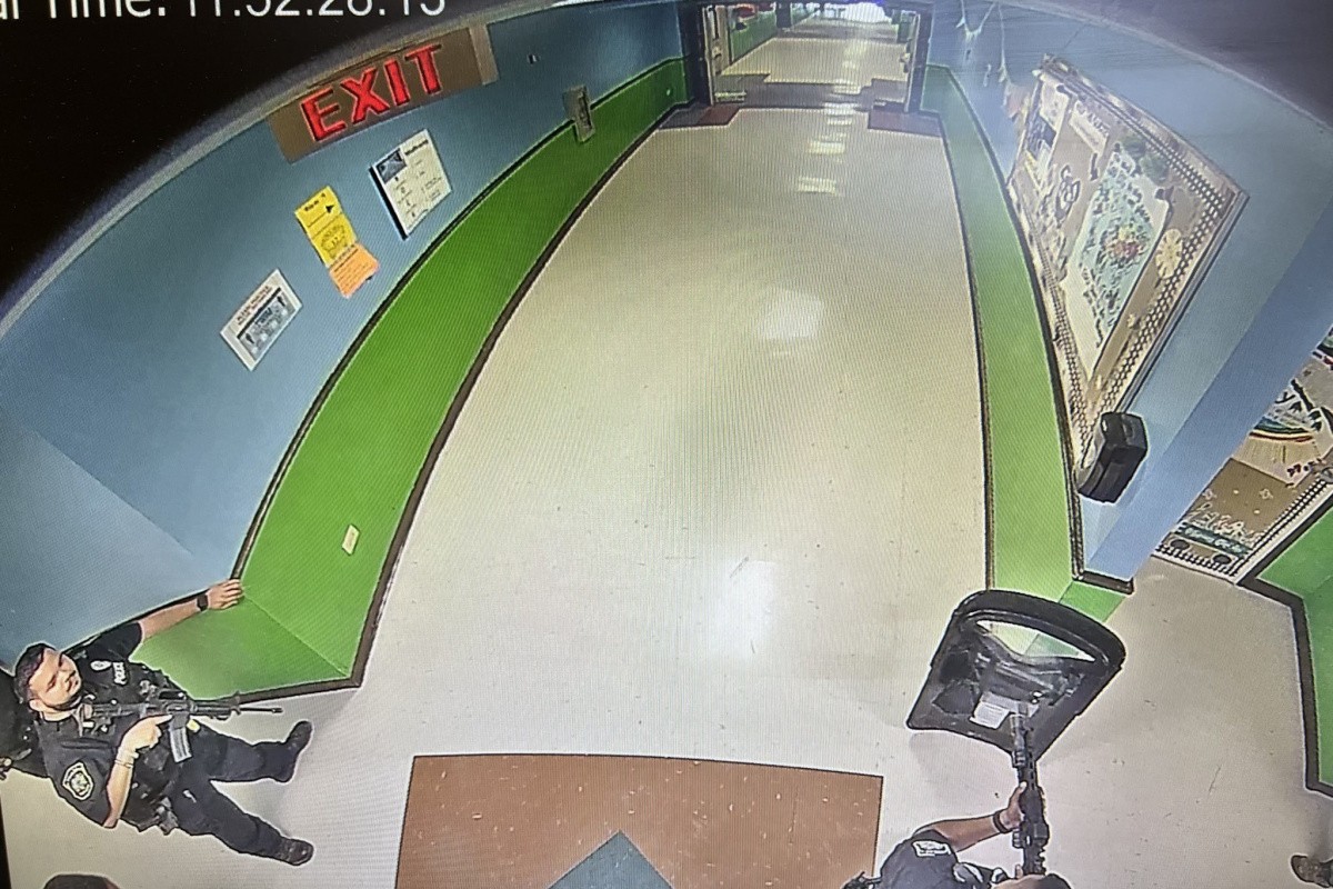 Texas'taki okul katliamında saldırgan dakikalar için durdurulabilirmiş