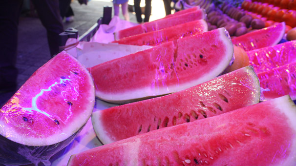 Tezgahlar yaz meyveleriyle renklendi