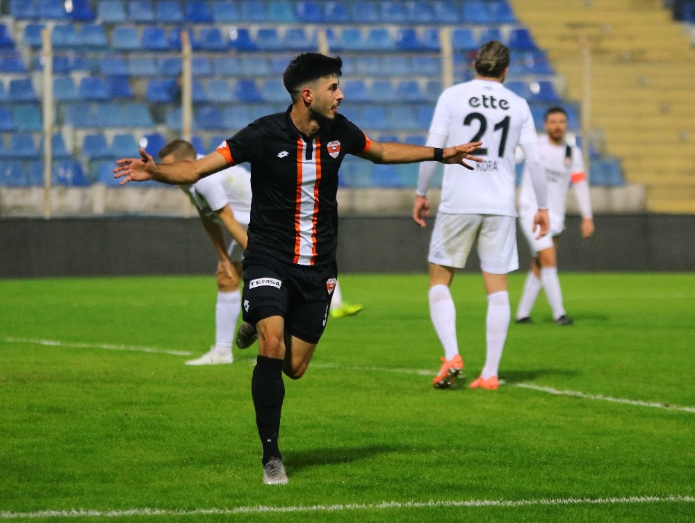 TFF 1. Lig: Adanaspor: 1 - Fatih Karagümrük: 0 (İlk yarı sonucu) 
