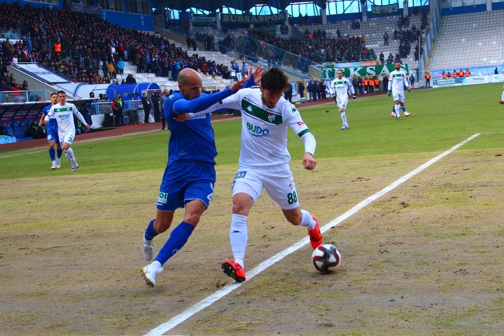 TFF 1. Lig: BB Erzurumspor: 0 - Bursaspor: 0 (İlk yarı sonucu) 
