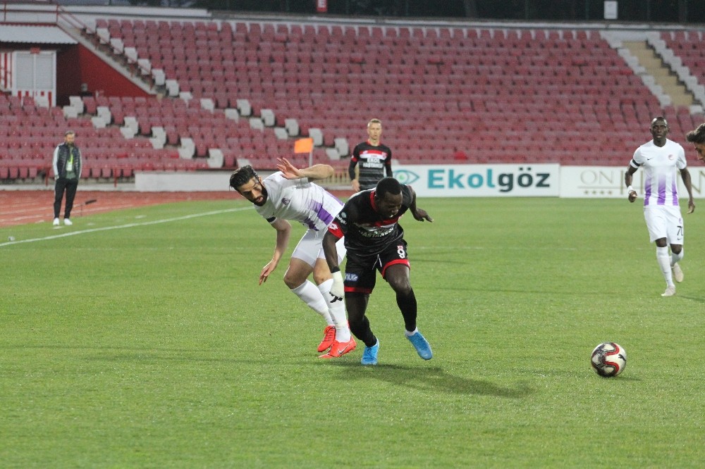 TFF 1. Lig: E.H. Balıkesirspor: 0 - Keçiörengücü: 0 (ilk yarı) 