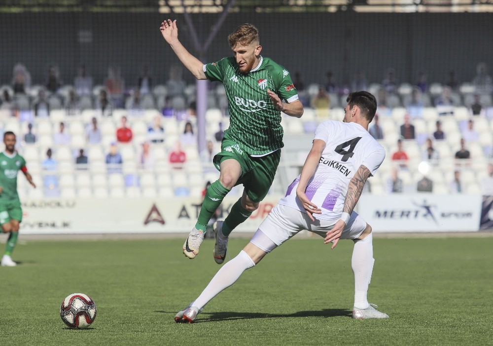 TFF 1. Lig: Keçiörengücü: 0 - Bursaspor: 0 (İlk yarı sonucu) 