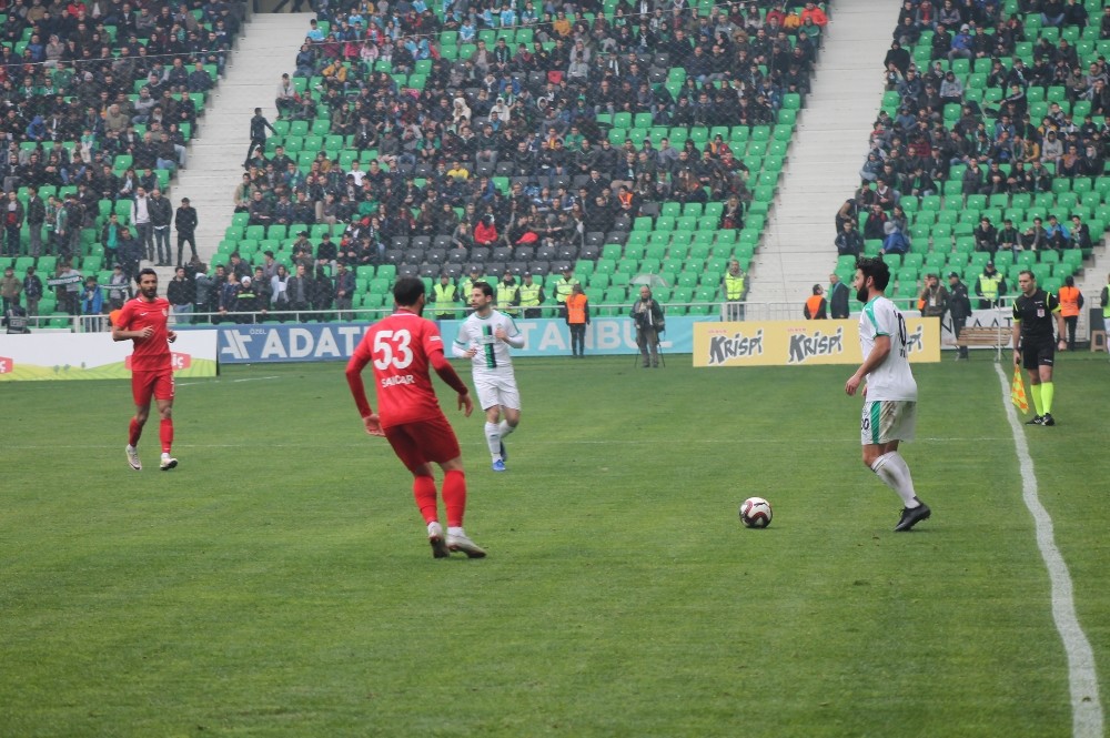Sakaryaspor-Gümüşhanespor: 3-0