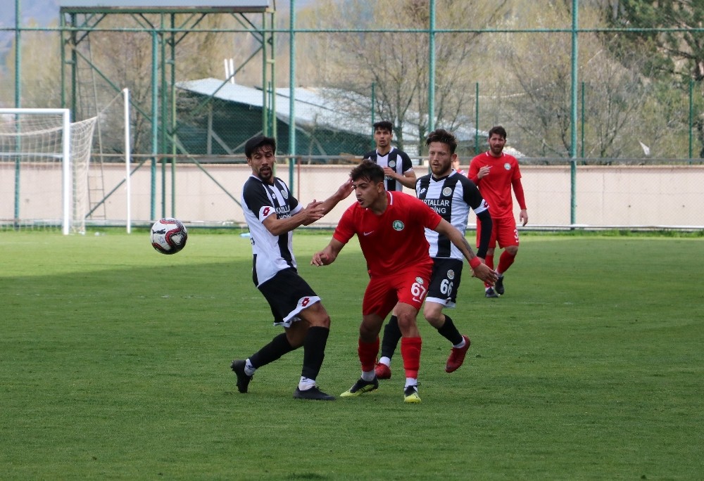 TFF 2. Lig: Sivas Belediyespor: 8 - Etimesgut Belediye: 1 