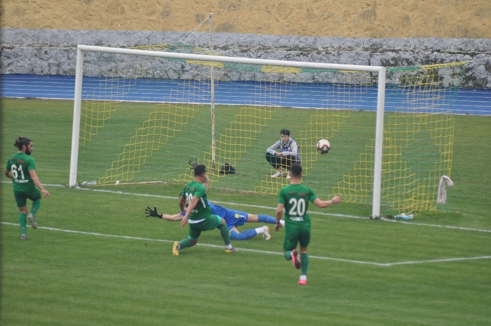 TFF 3. Lig: Osmaniyespor FK: 0 - Yozgatspor 1959 FK: 0 