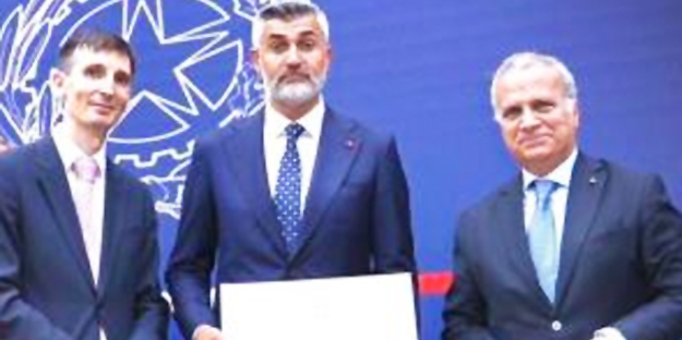 TFF Yönetim Kurulu Üyesi Üçdan'a İtalya'nın Yıldız Şövalyesi Nişanı Verildi