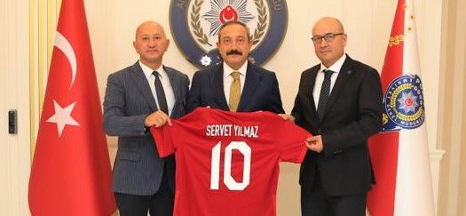 TFF’den Ankara Emniyet Müdürü Yılmaz’a 10 Numara forma