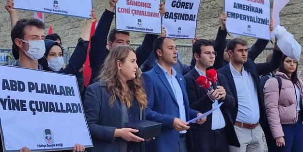 TGB'liler kafasına çuval geçirdikleri askerin beresini bakın ne yaptı!