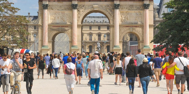 The Guardian yazdı: Fransa en az kötü tercihi seçmeye hazırlanıyor