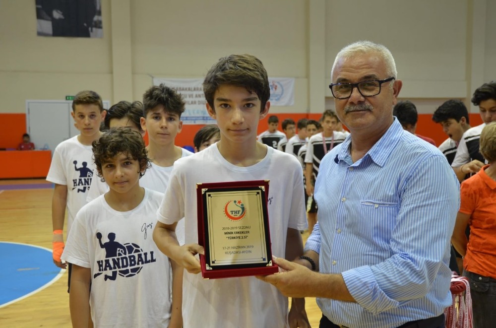 THF Minikler Turnuvası Kuşadası’nda yapıldı 