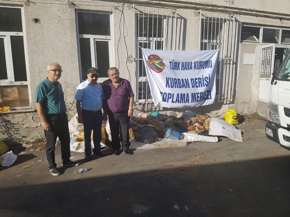 THK Kdz. Ereğli’de 12 bin TL’lik deri topladı 