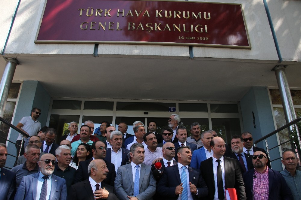 THK’nın önünde genel kurul çağrısı 