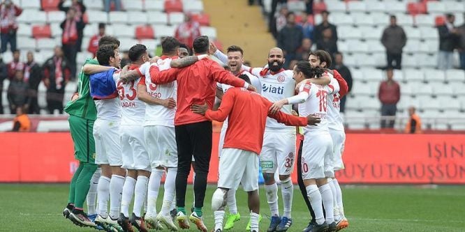 3 puanı tek golle aldı
