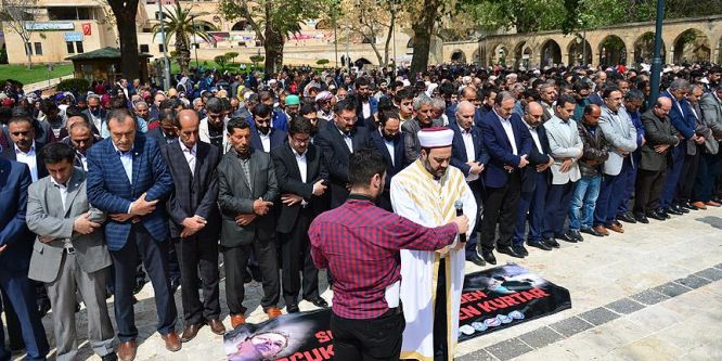 Kimyasal saldırıda hayatını kaybedenler için gıyabi cenaze namazı