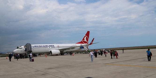 Denizdeki havalimanını 1,5 milyon yolcu kullandı