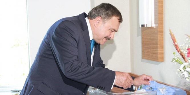 Bakan Eroğlu 5'inci kez dede oldu