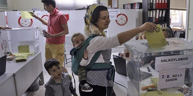 Yurt dışında 1 milyon 241 bin seçmen oy kullandı