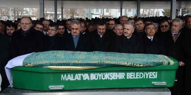 Tüfenkci'nin annesi son yolculuğuna uğurlandı