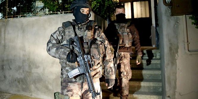 İstanbul'da terör operasyonu: 27 gözaltı