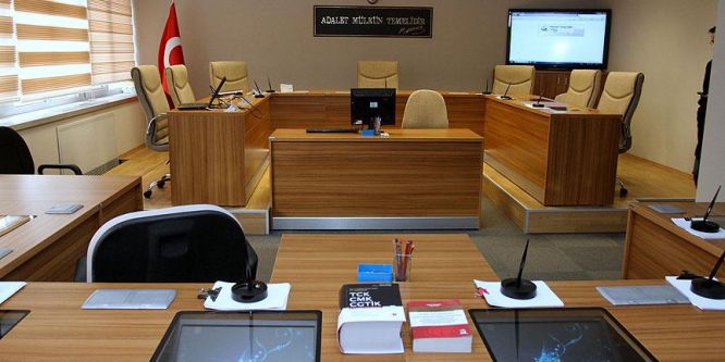 Yemin ettirerek askeri hakimlik sınavı sorularını vermişler