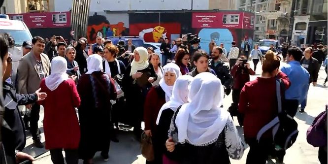 Beyoğlu'nda izinsiz gösteri